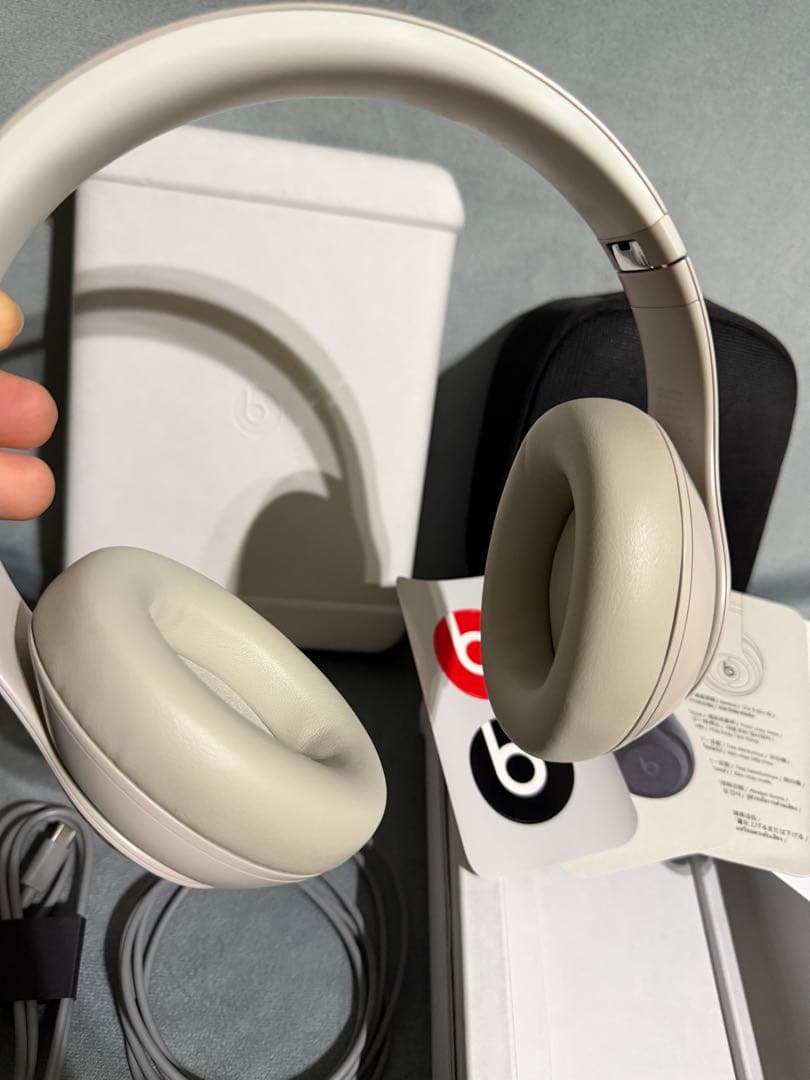 ワイヤレスヘッドホン ホワイト