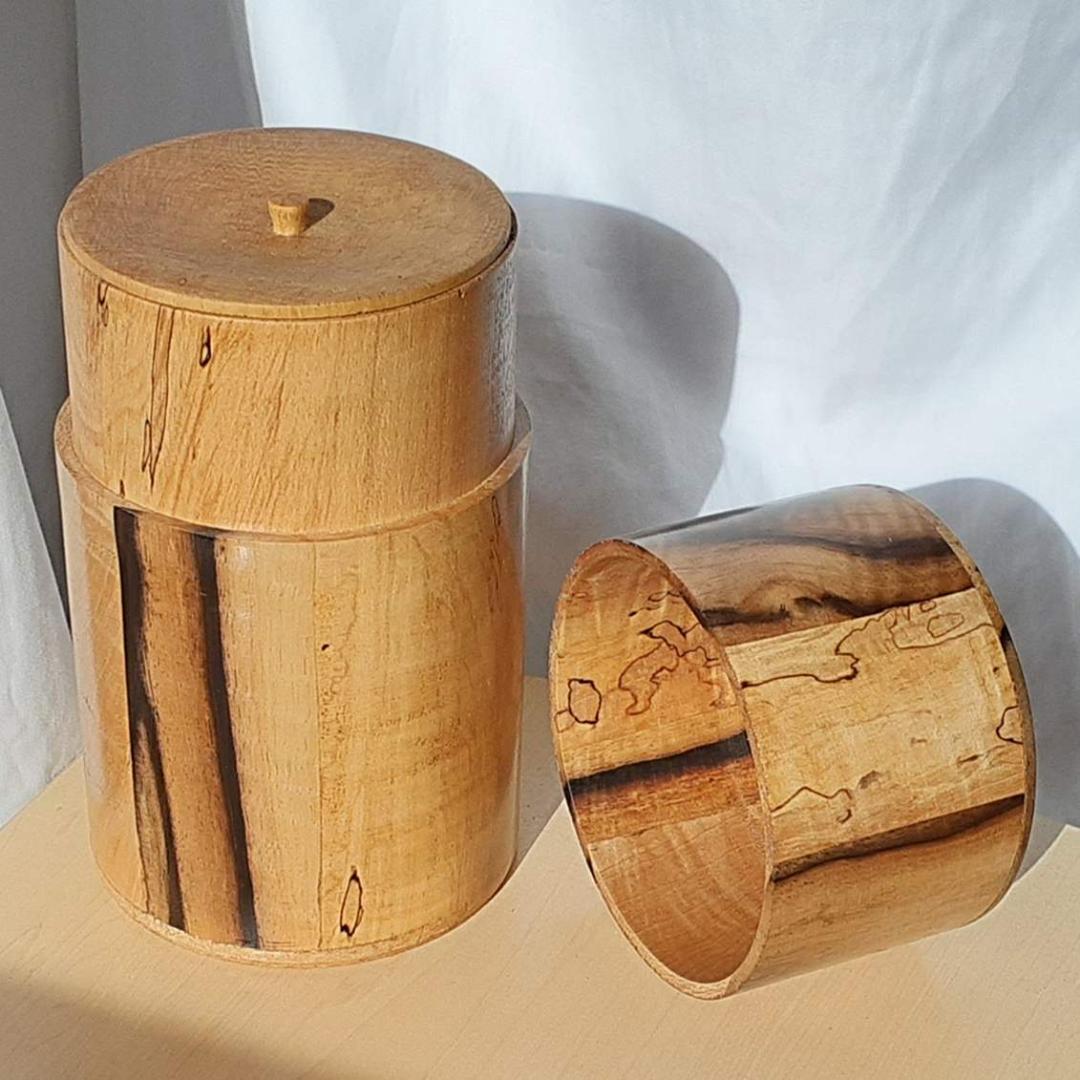 小物入れ 黒柿と栃(トチ) 幅11.2cm 高19.3cm 茶筒型 木製 超銘木