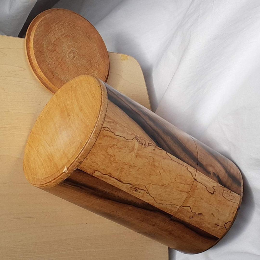 小物入れ 黒柿と栃(トチ) 幅11.2cm 高19.3cm 茶筒型 木製 超銘木