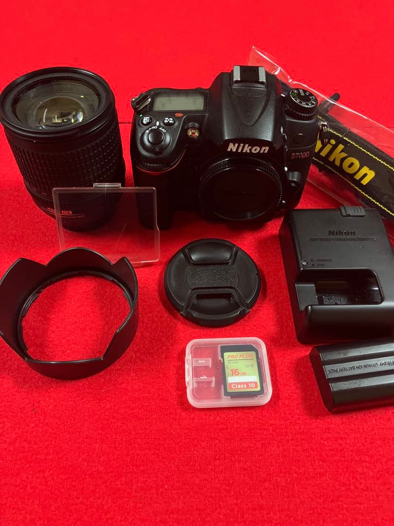 衝撃　決算最終値下げ！　これが極上品　 Ｄ7000 18-135mm ズ-ム付き