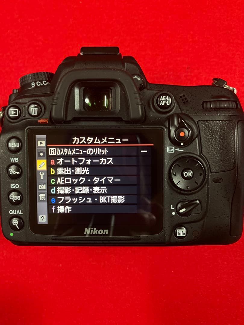 衝撃　決算最終値下げ！　これが極上品　 Ｄ7000 18-135mm ズ-ム付き