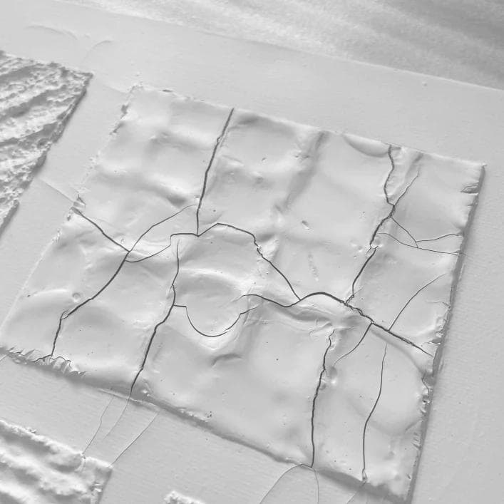 ひび割れと陰影の現代アート｜ テクスチャ―アート　絵画　抽象画　パネル　シンプル
