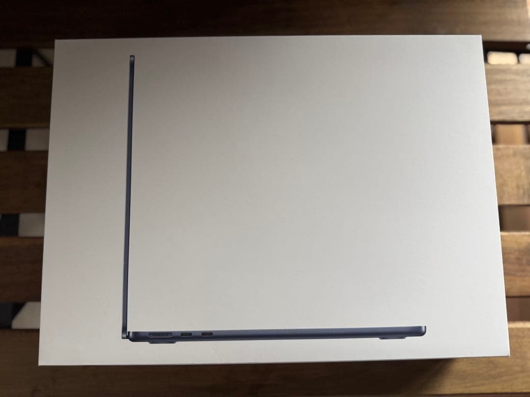 〈ほぼ未使用〉M4 MacBook Air ミッドナイト 充放電回数3回