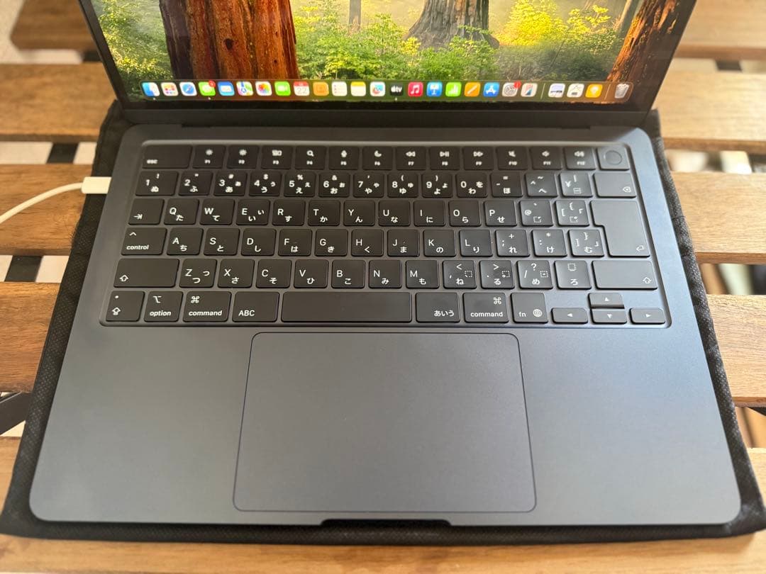 〈ほぼ未使用〉M4 MacBook Air ミッドナイト 充放電回数3回