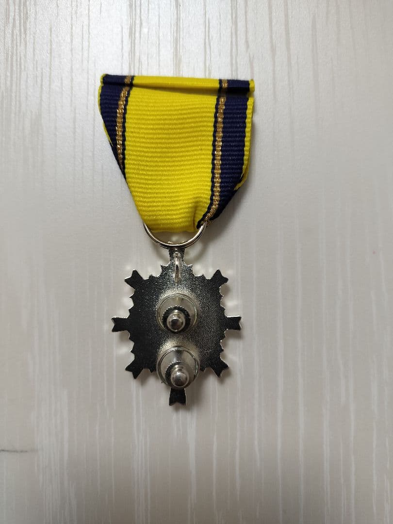 自衛隊・防衛功労章【新品】・4点セット（第3〜5級+第1級部隊功績）