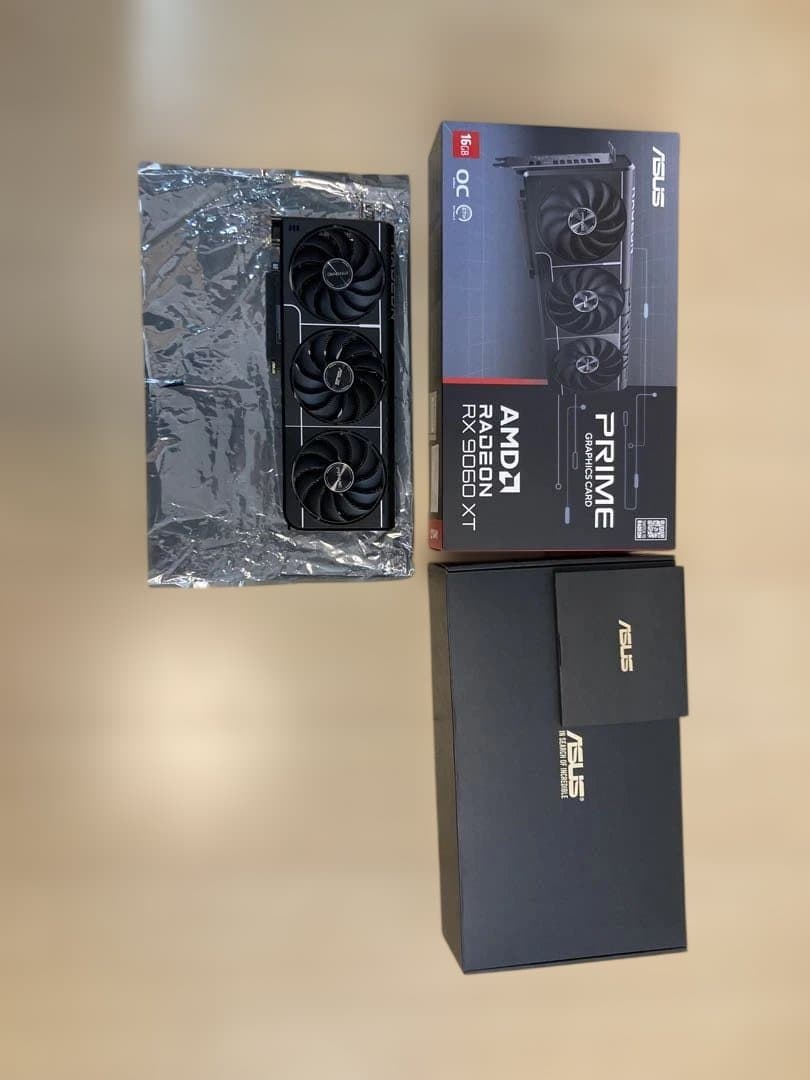 ASUS Radeon RX9060XT 16GB OC 3連　動作品　美品