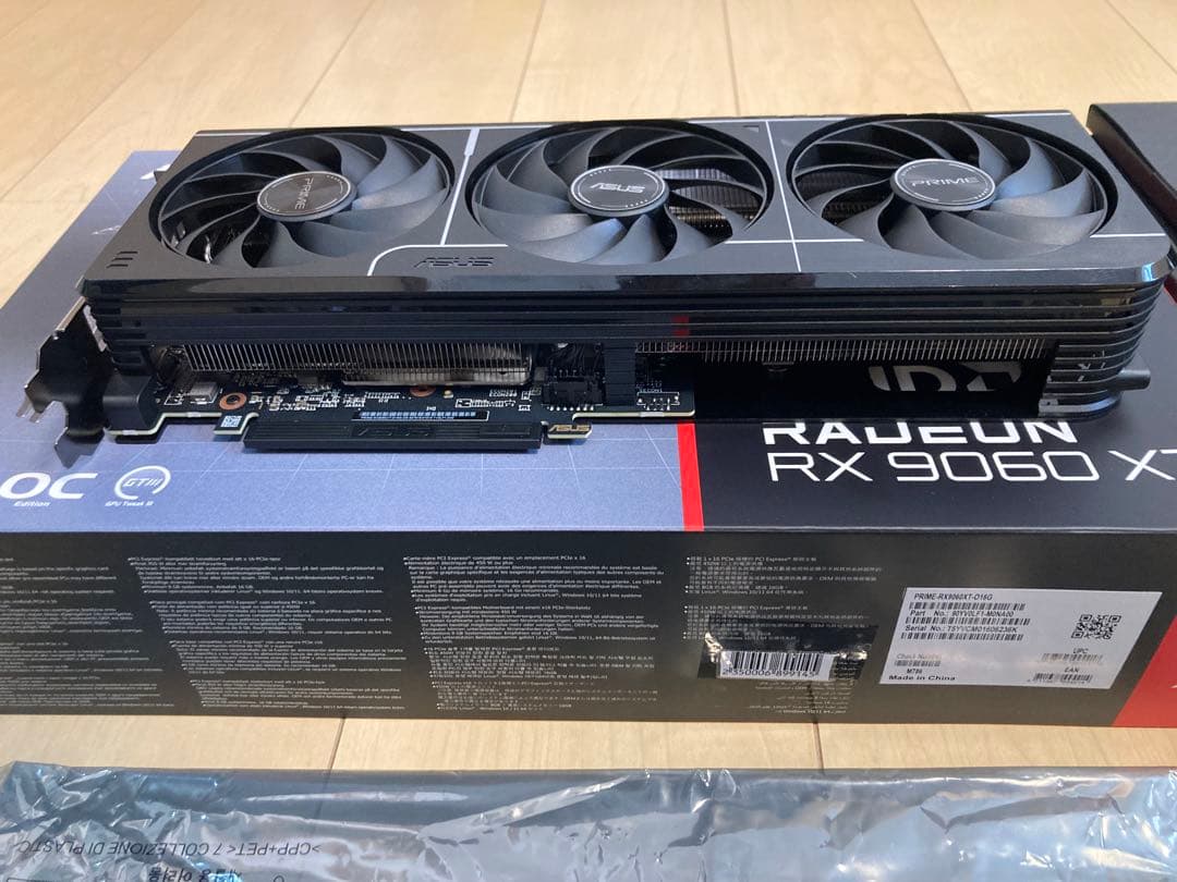 ASUS Radeon RX9060XT 16GB OC 3連　動作品　美品