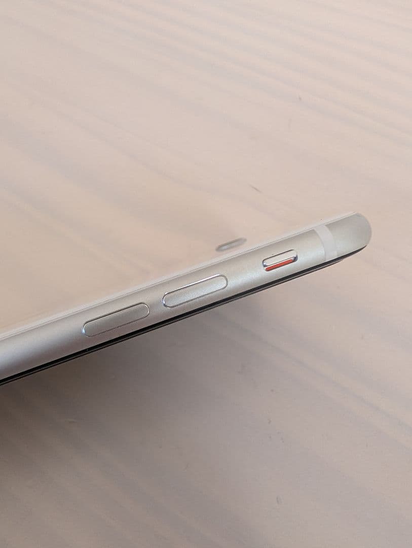 iPhoneSE 第2世代 64GB WHITE SIMフリー ホワイト スマホ