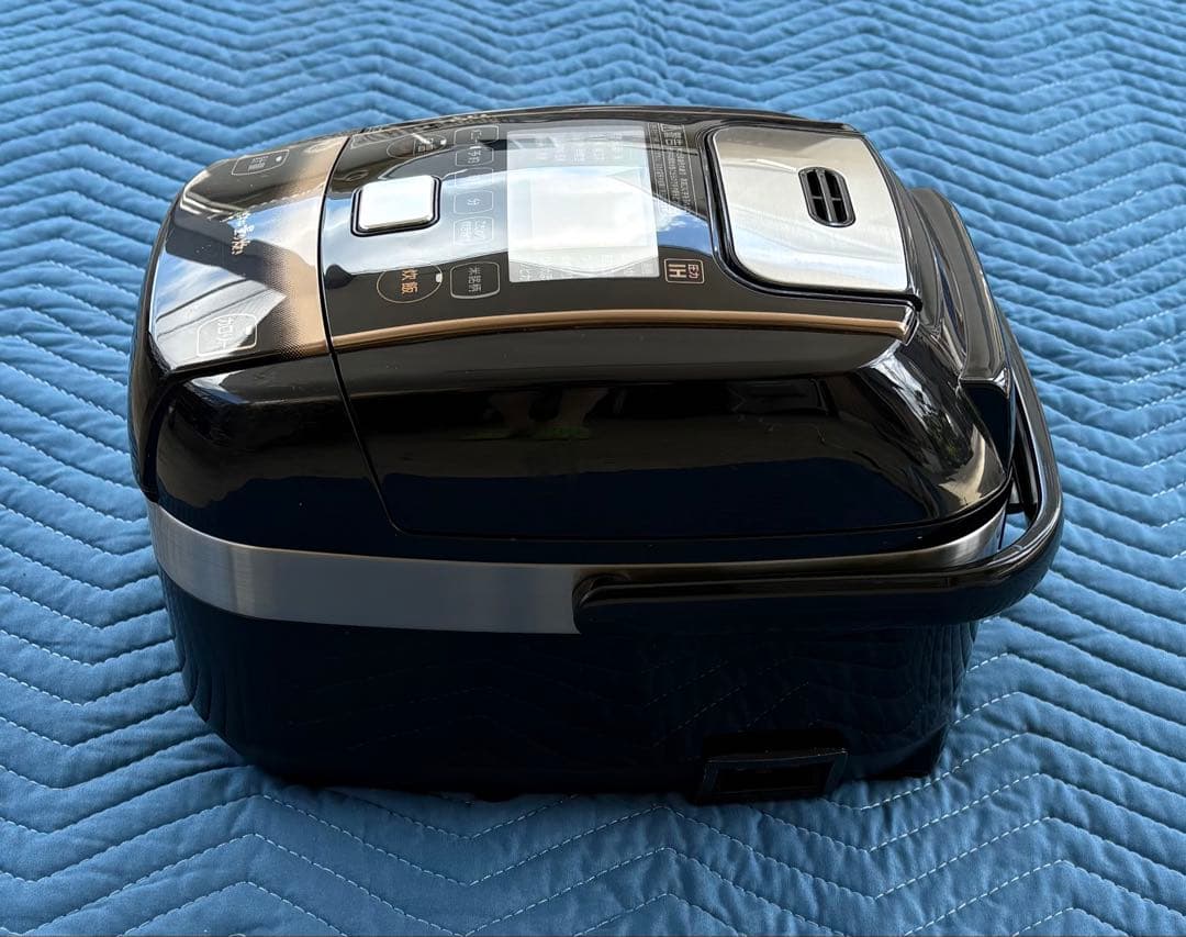 【けーた】アイリスオーヤマ　圧力IH炊飯器 KRC-PC30-B【63】