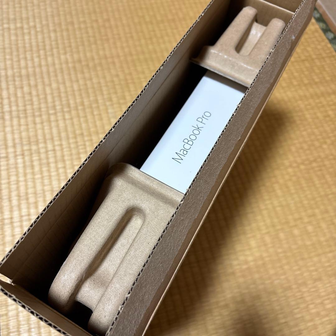 値下げ　化粧箱付　MacBook Pro 13インチ　core i7 512GB