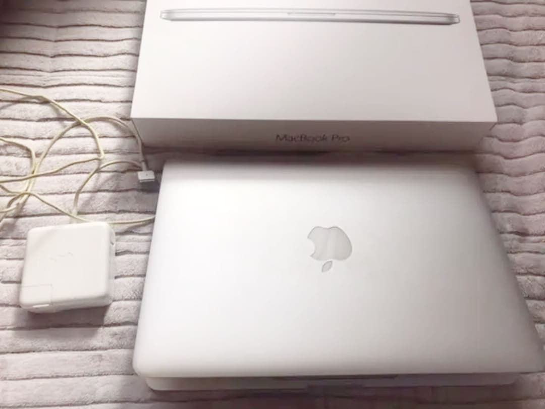 値下げ　化粧箱付　MacBook Pro 13インチ　core i7 512GB