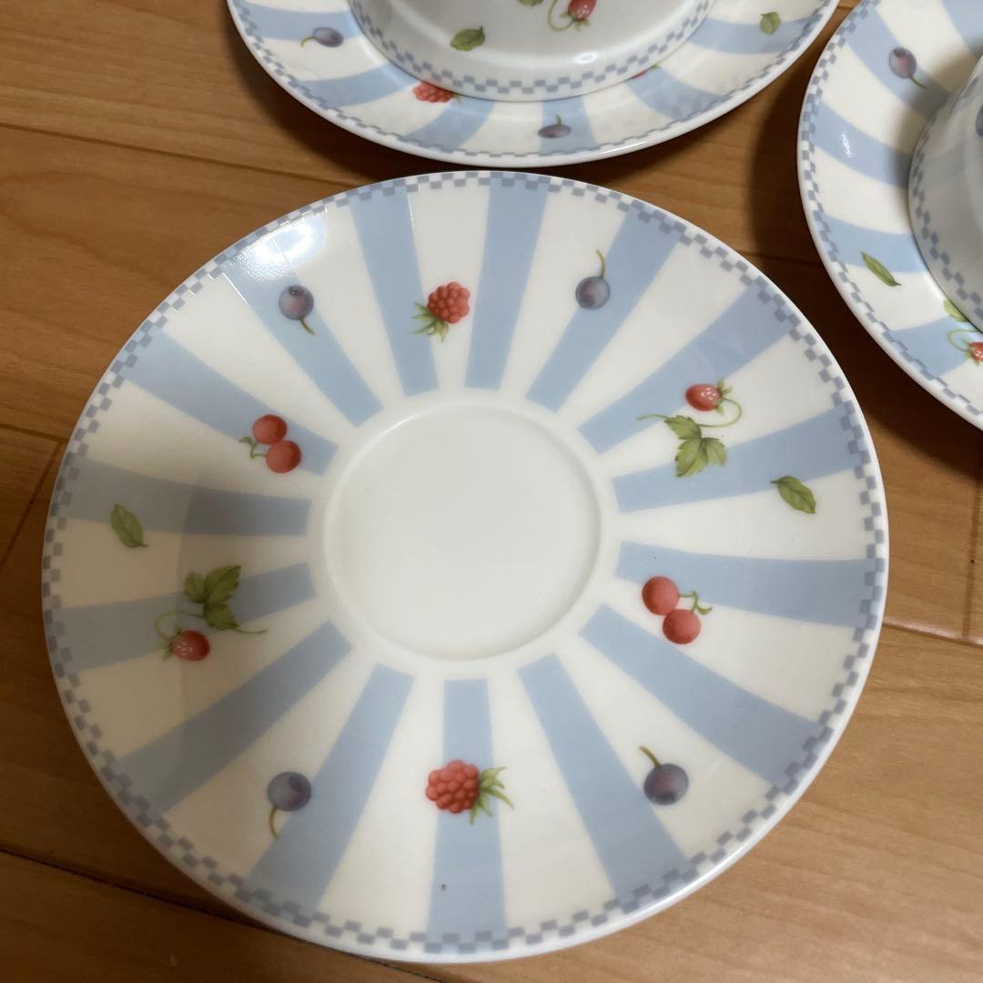 ナルミ　さくらんぼストロベリーガーデン　カップ＆ソーサー　ポット付茶器　16点