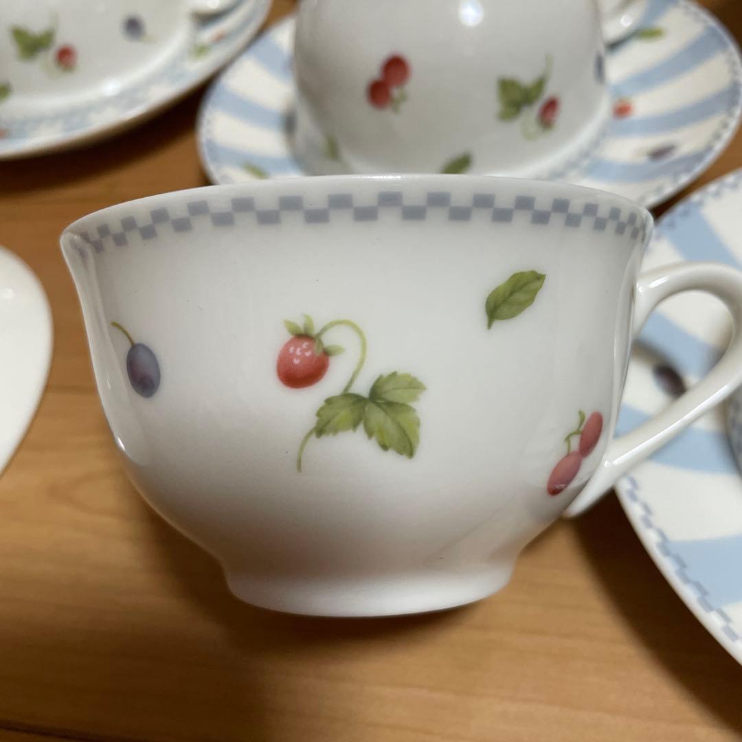 ナルミ　さくらんぼストロベリーガーデン　カップ＆ソーサー　ポット付茶器　16点