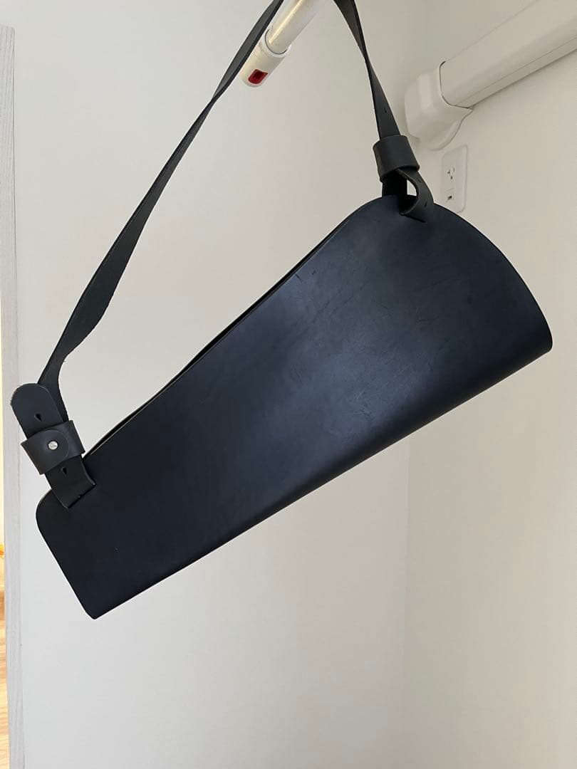 Lille og Stor blomst Lブラックレザー フラワーバッグ