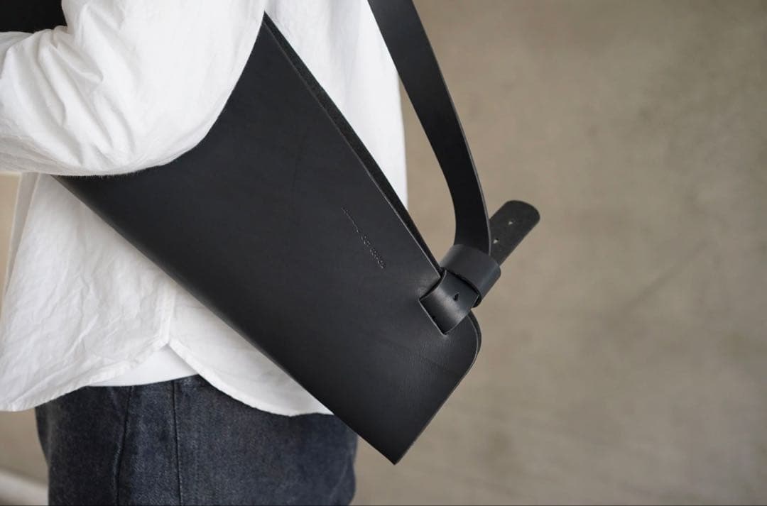 Lille og Stor blomst Lブラックレザー フラワーバッグ