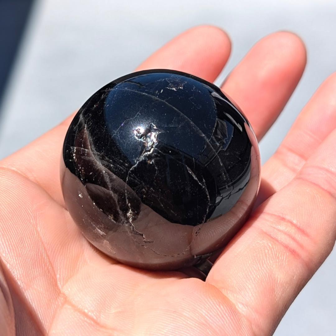 一点物 黒水晶 モリオン スフィア 山東省産 44ミリ 120g 浄化力