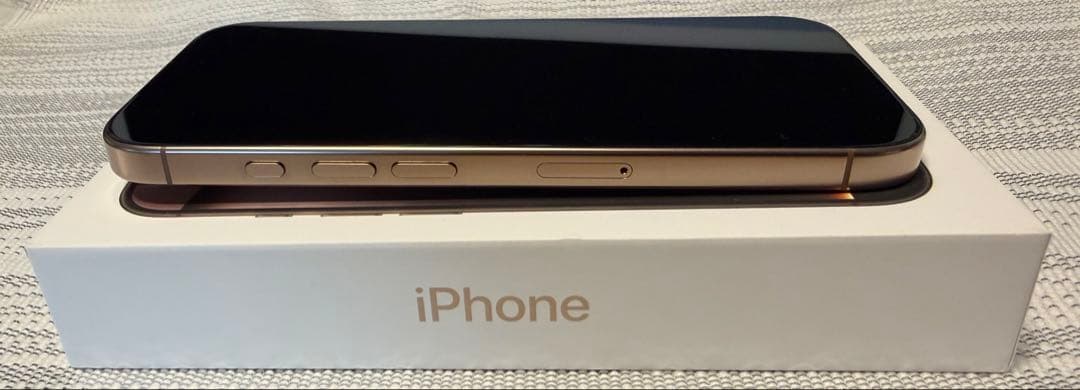 美品　Apple iPhone 16 Pro 128GB デザートチタニウム