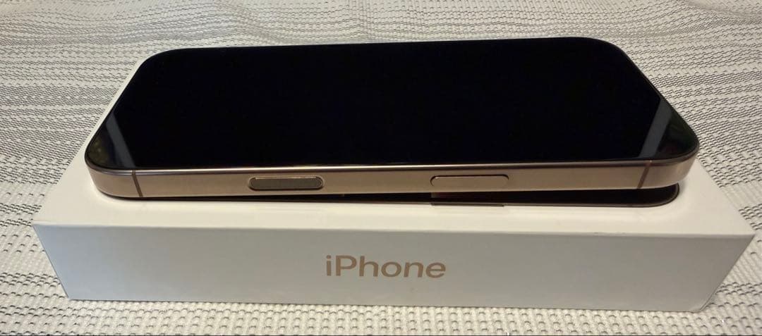 美品　Apple iPhone 16 Pro 128GB デザートチタニウム