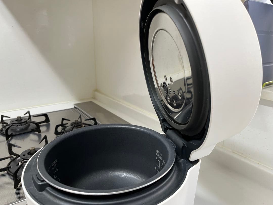 Panasonic SR-NB102 炊飯器 2023年製（蓋の開閉に注意点有）