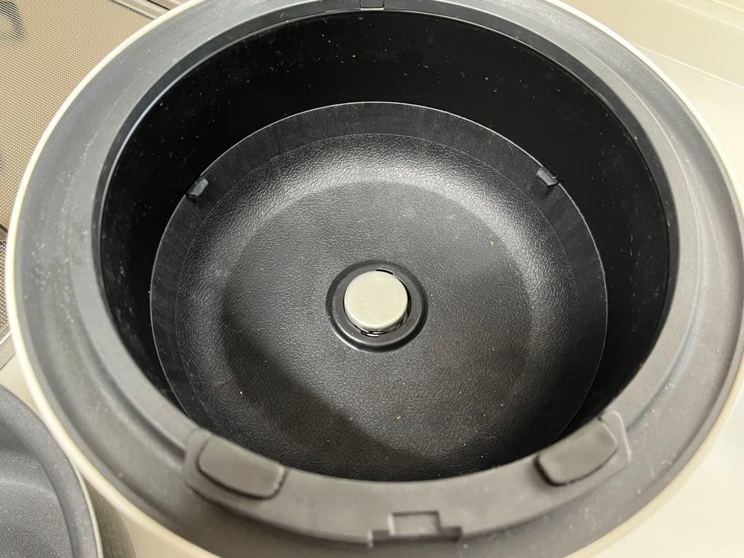 Panasonic SR-NB102 炊飯器 2023年製（蓋の開閉に注意点有）