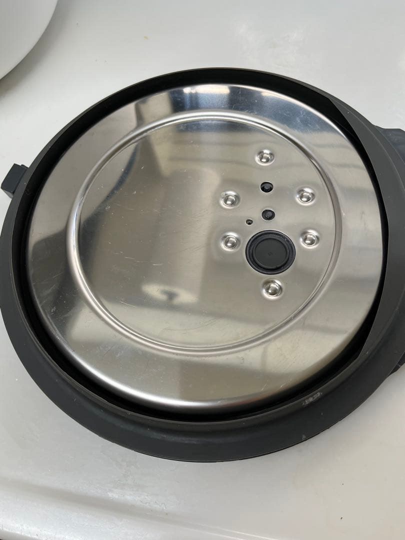 Panasonic SR-NB102 炊飯器 2023年製（蓋の開閉に注意点有）