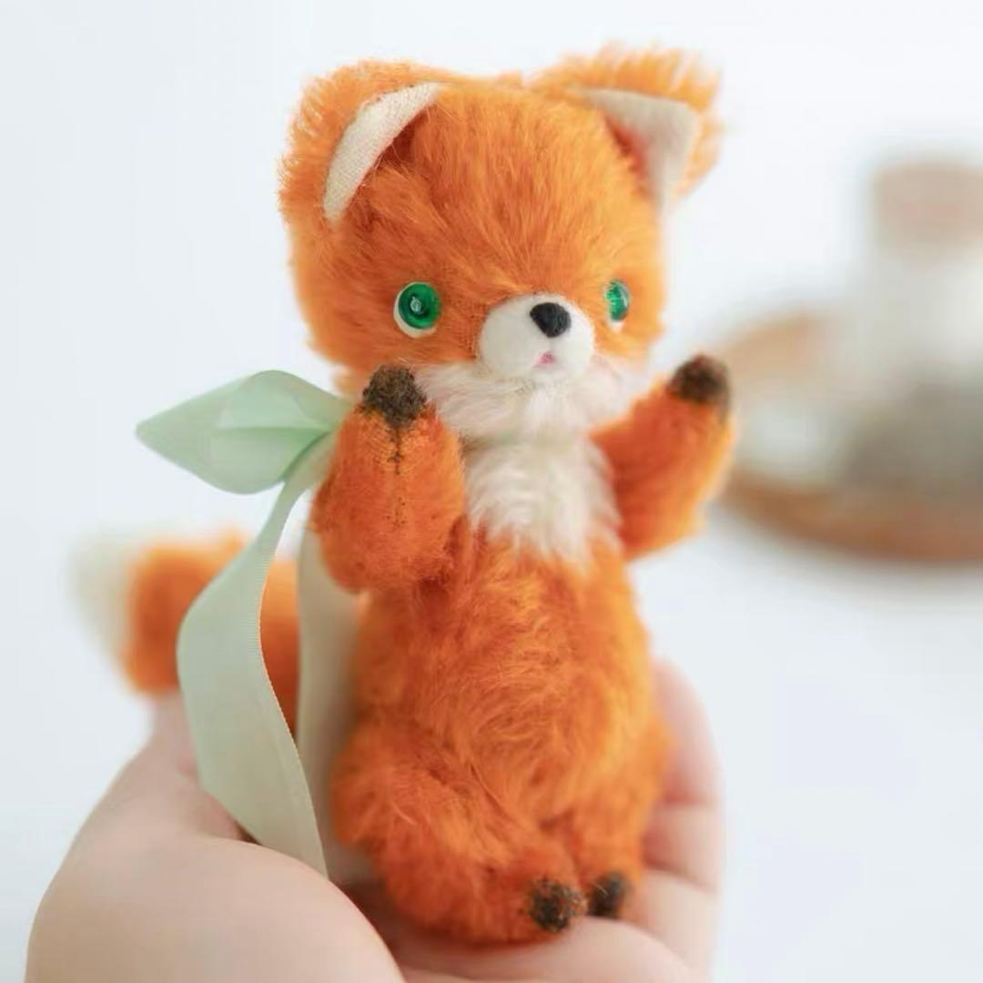 瞳がきれいなキツネちゃん アーティストベア 海外作家様 ハンドメイド ぬいぐるみ