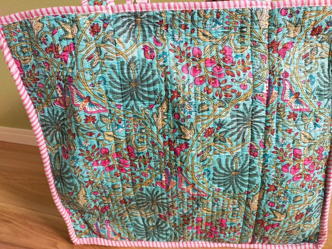 インド直輸入　ブロックプリント　花柄フリル付きリバーシブルトートバッグ