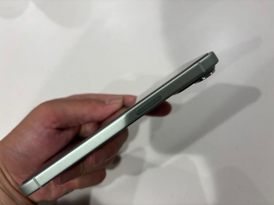 ぴんちゃま専用　iPhone15 グリーン　128GB