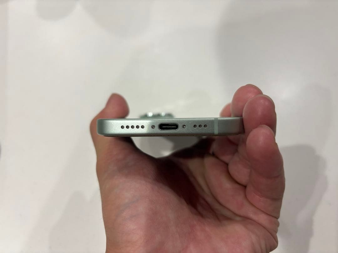 ぴんちゃま専用　iPhone15 グリーン　128GB