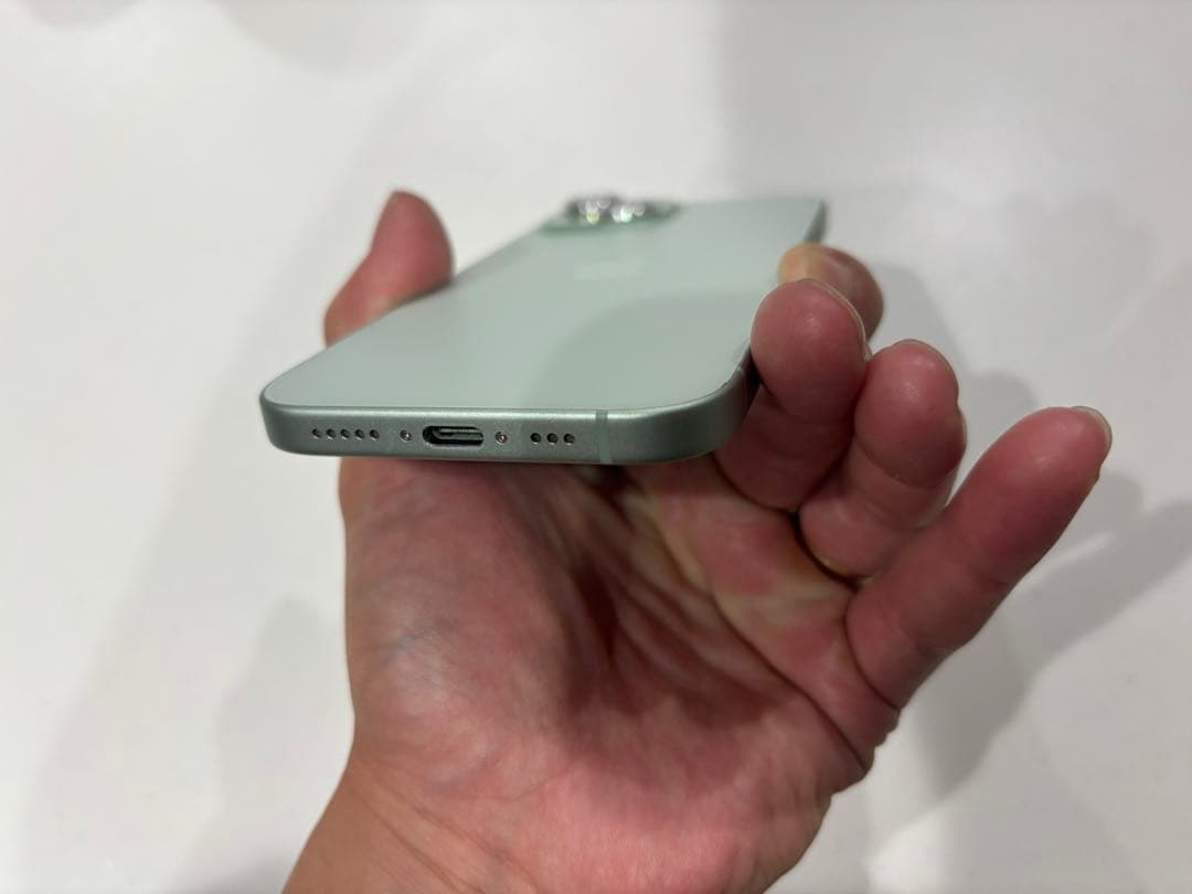 ぴんちゃま専用　iPhone15 グリーン　128GB