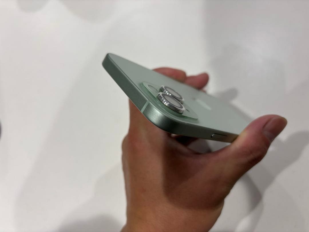 ぴんちゃま専用　iPhone15 グリーン　128GB