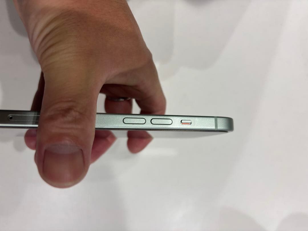 ぴんちゃま専用　iPhone15 グリーン　128GB