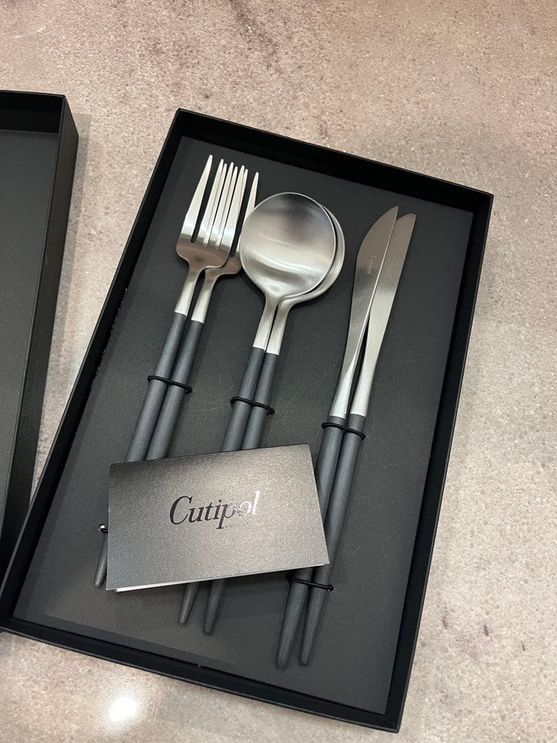 Cutipol クチポール ゴア ディナーサイズ カトラリーセット 新品　箱付き