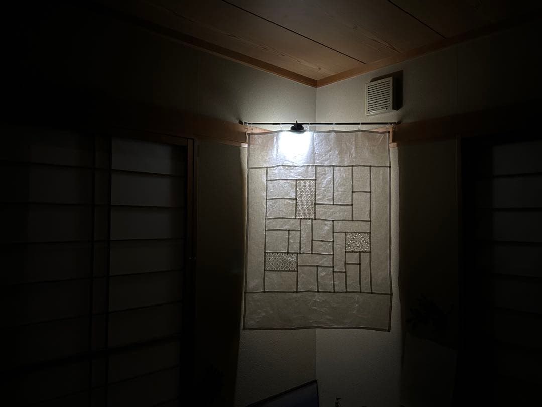 「オフ色と草花の穴刺繍」麻ポジャギ