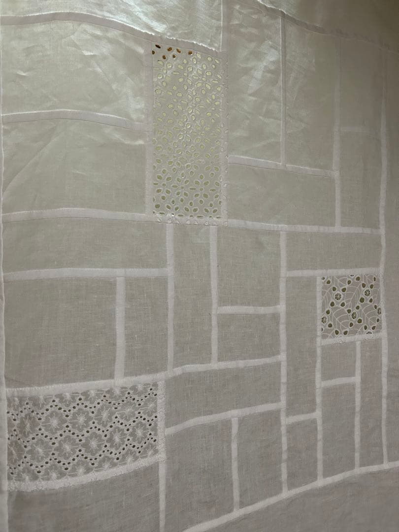 「オフ色と草花の穴刺繍」麻ポジャギ