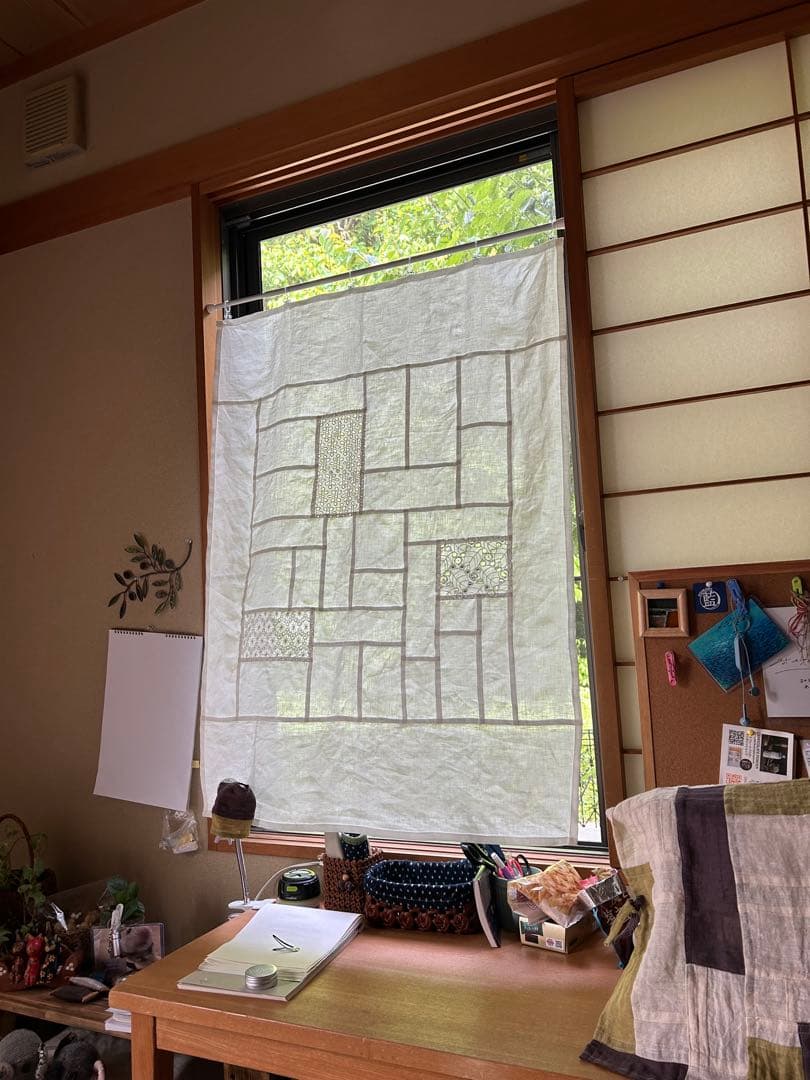 「オフ色と草花の穴刺繍」麻ポジャギ