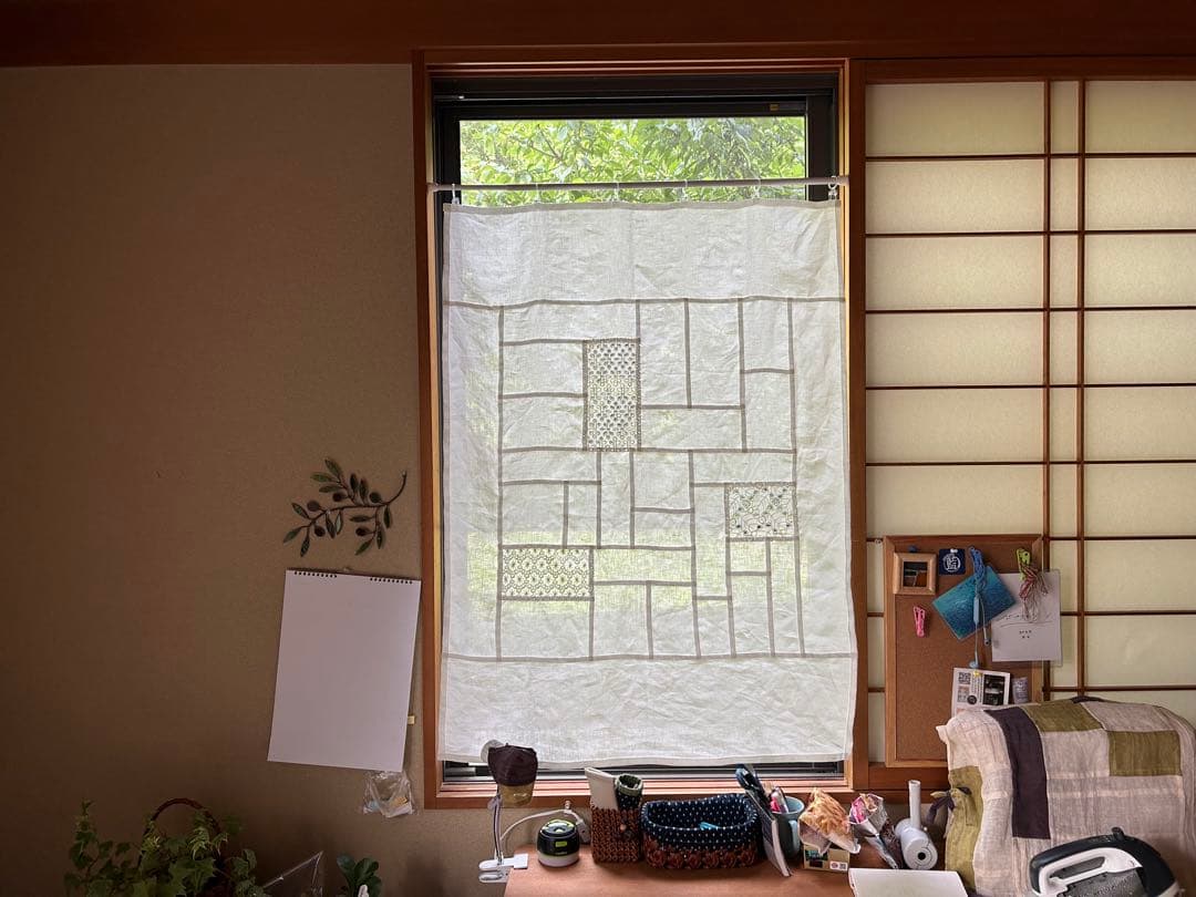 「オフ色と草花の穴刺繍」麻ポジャギ