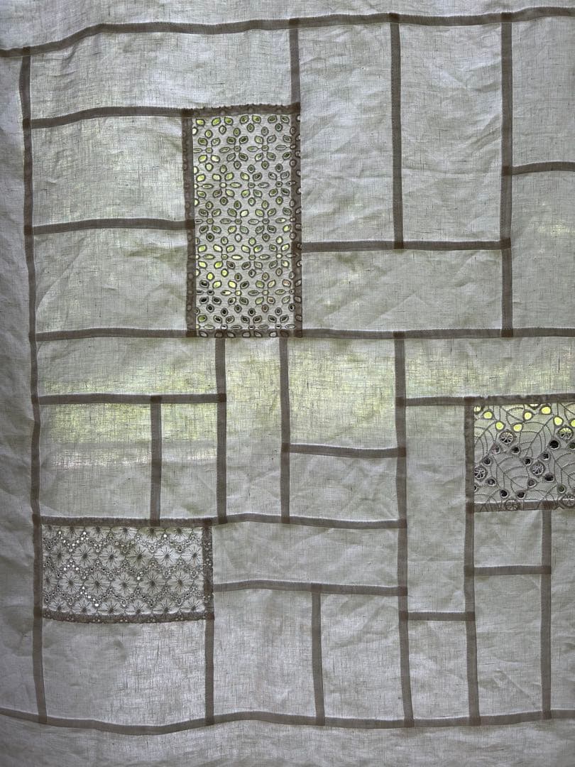 「オフ色と草花の穴刺繍」麻ポジャギ