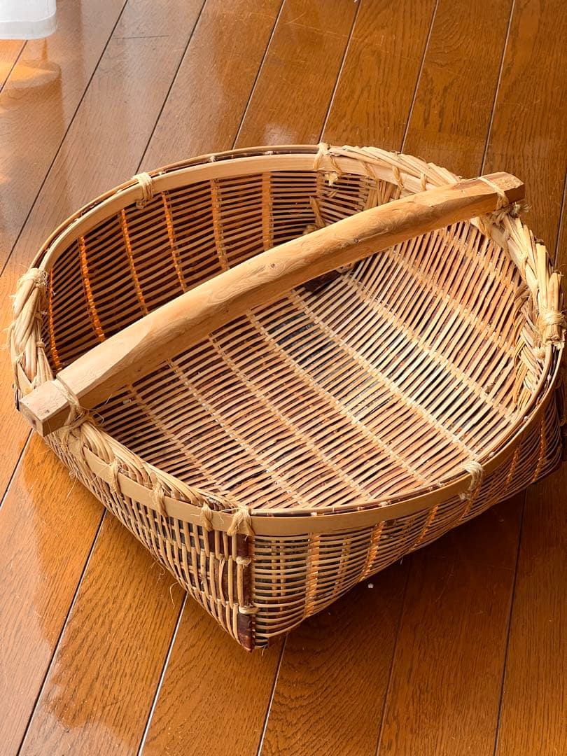 【新品・未使用】東北の伝統工芸 肥料振りかご 桜皮編み 特大サイズ　希少