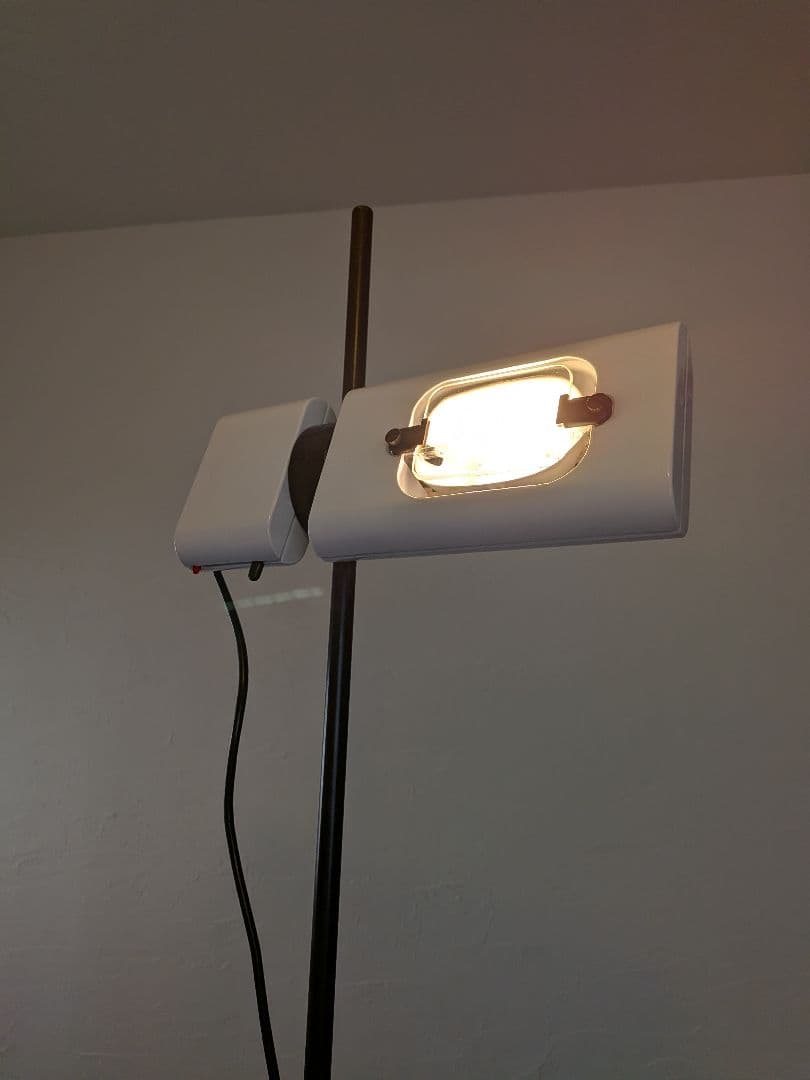 Artemide(アルテミデ)社　ATON TERRA(アトンテラ)フロアランプ