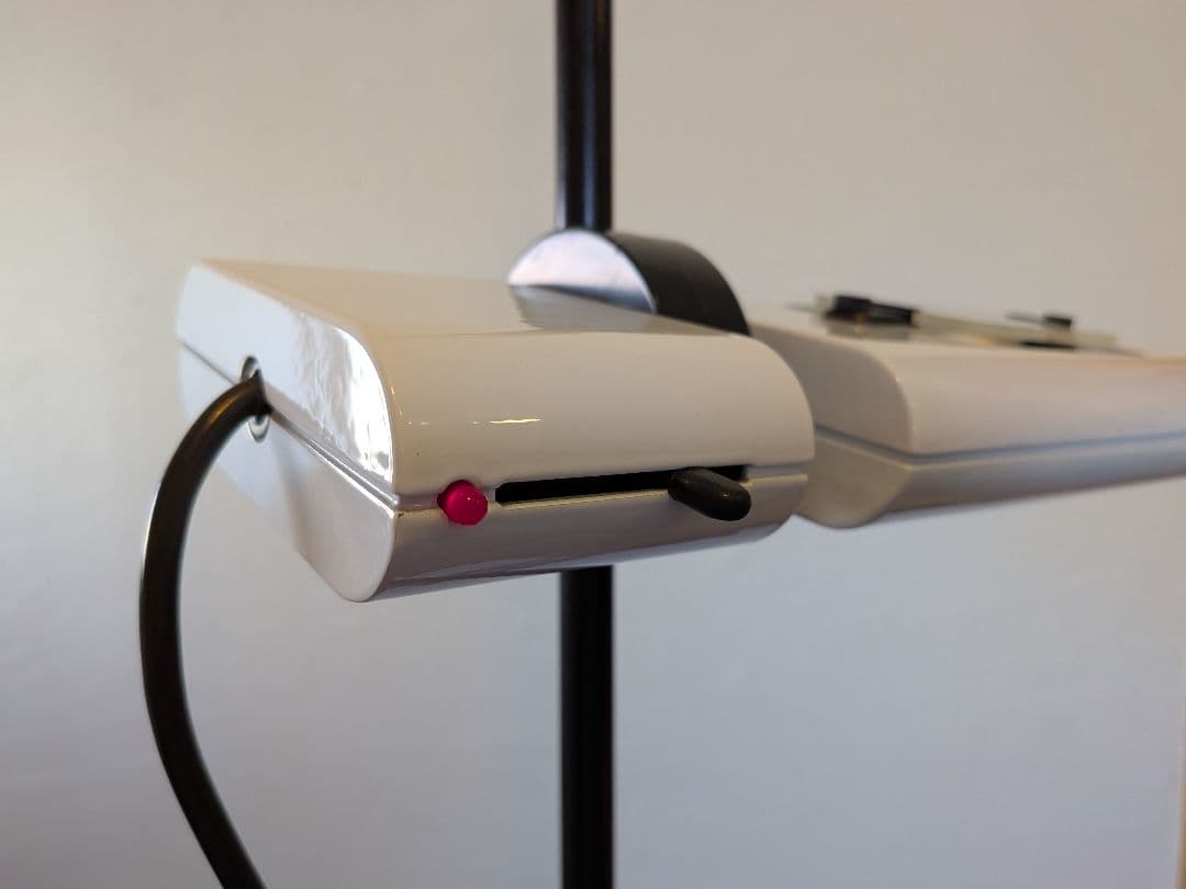 Artemide(アルテミデ)社　ATON TERRA(アトンテラ)フロアランプ