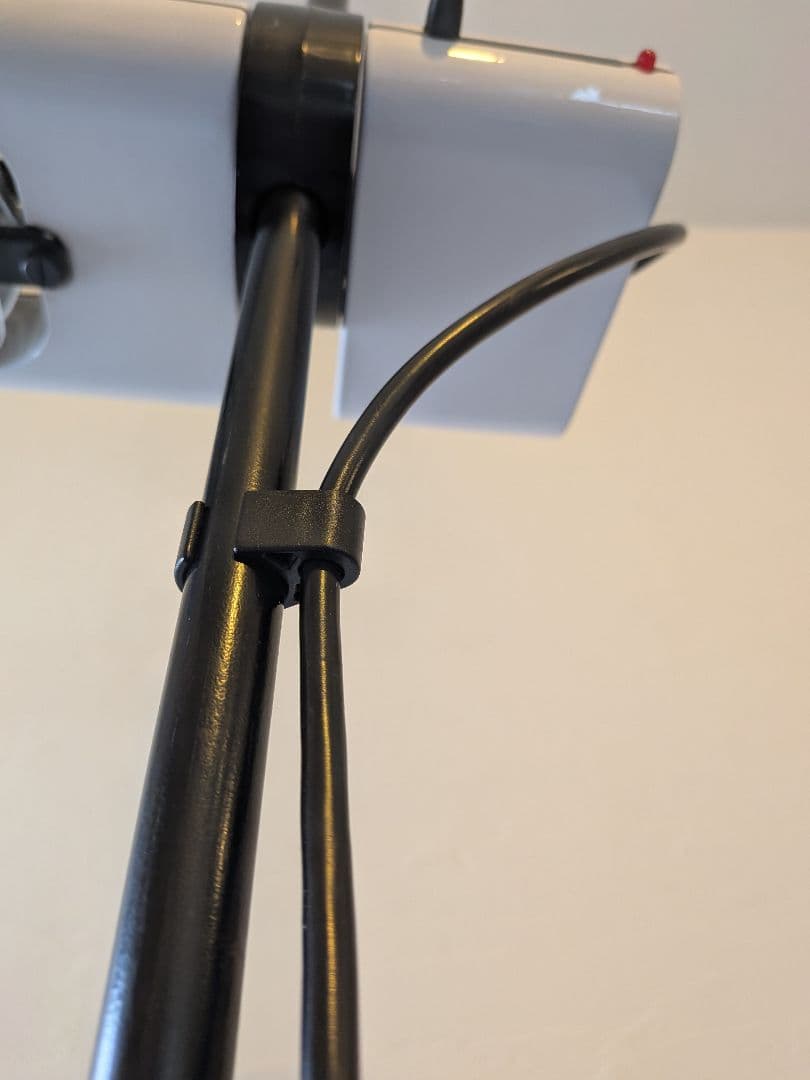 Artemide(アルテミデ)社　ATON TERRA(アトンテラ)フロアランプ