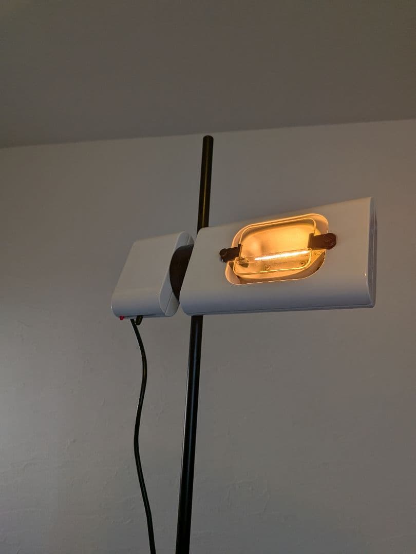 Artemide(アルテミデ)社　ATON TERRA(アトンテラ)フロアランプ