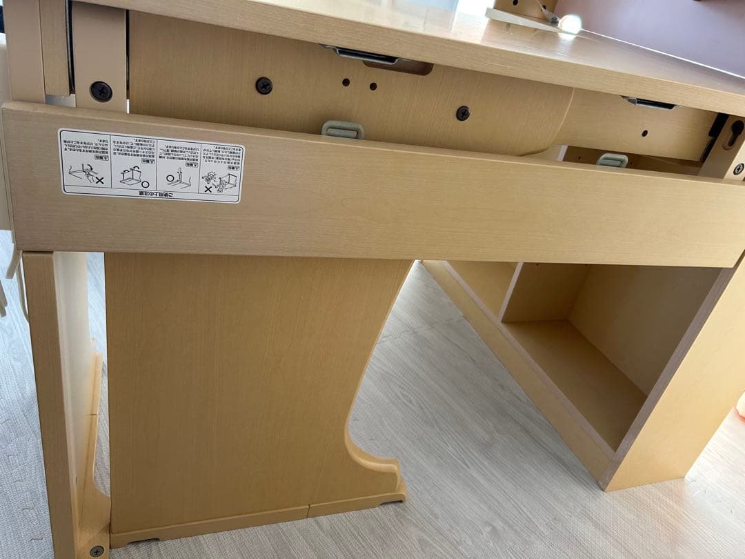 hal.mama 　ITOKI 木製学習机 ベージュ ピンク