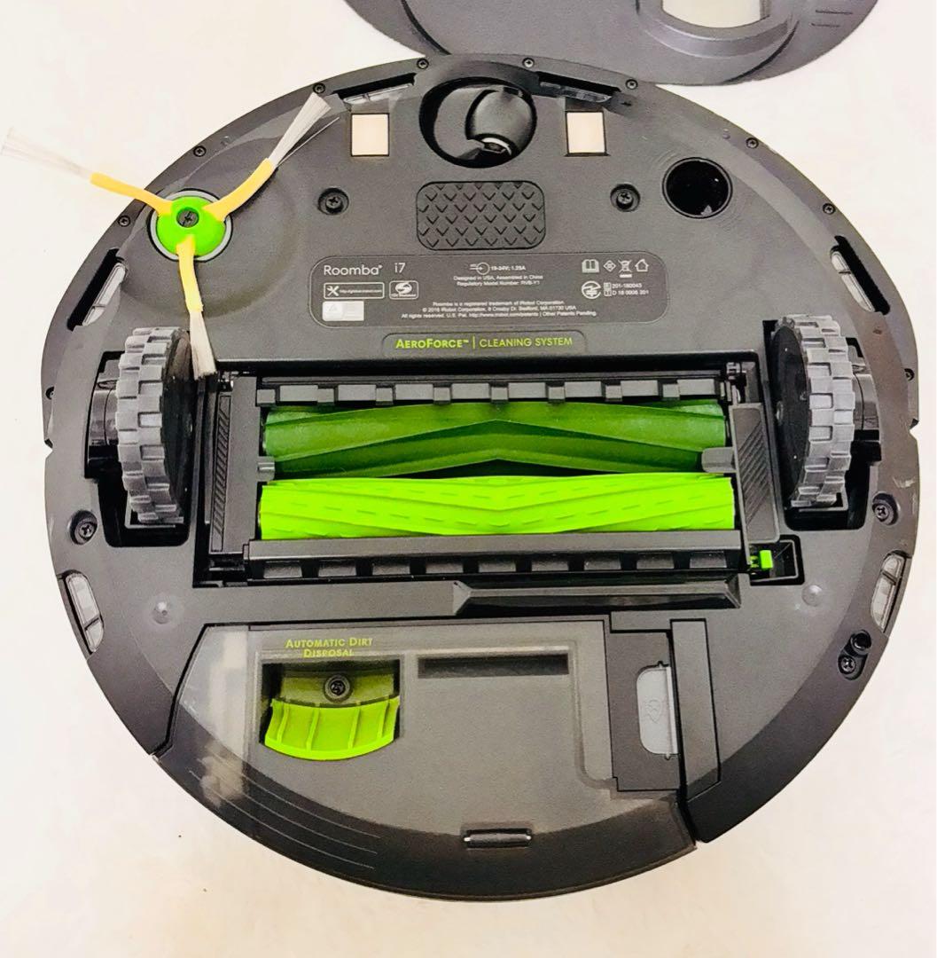 iRobot アイロボット Roomba ルンバ　ルンバi7 クリーンベース付き
