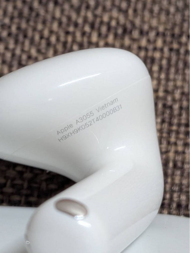 Apple AirPods 4世代 片耳 R 片方 右耳 735