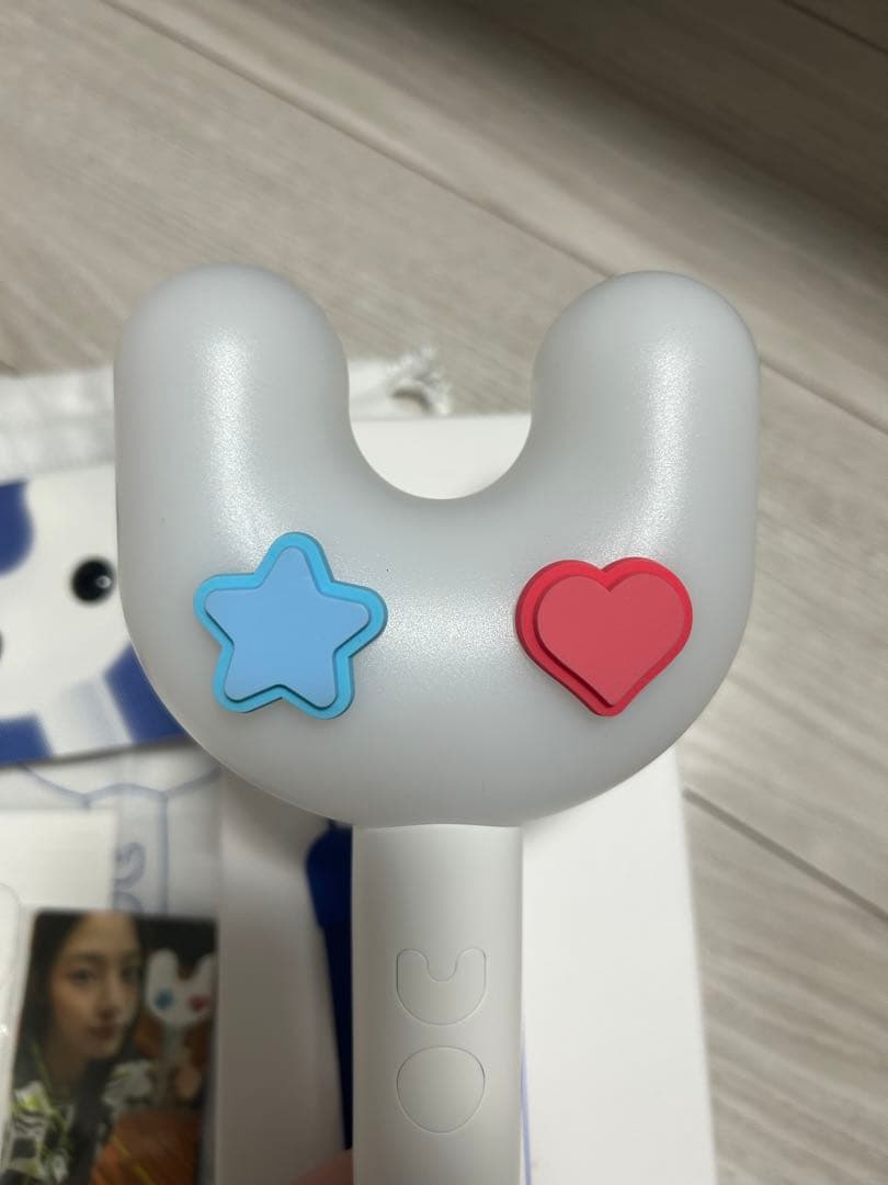 アイドル NEWJINS OFFICIAL LIGHT STICK