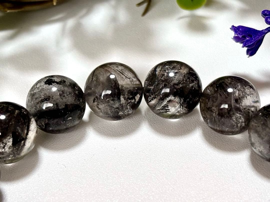 最高品質　光を纏いし神の聖石　ガネッシュヒマール産　虹のブラックエレスチャル