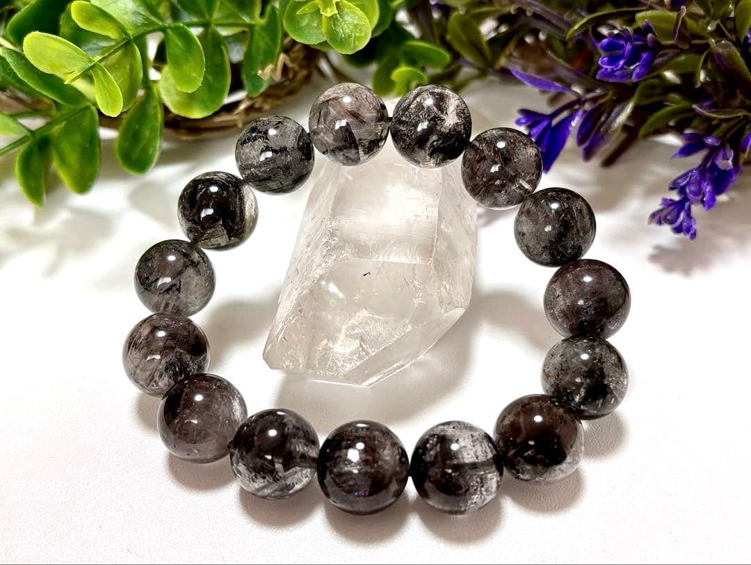 最高品質　光を纏いし神の聖石　ガネッシュヒマール産　虹のブラックエレスチャル