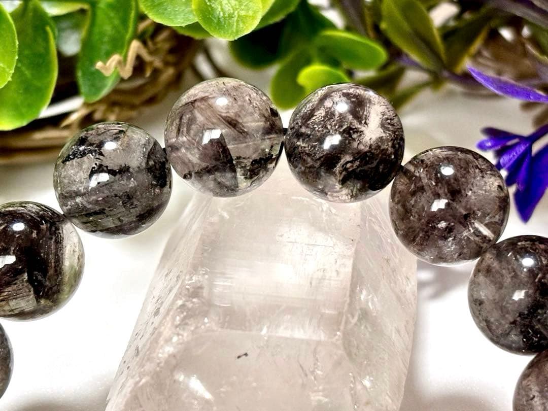 最高品質　光を纏いし神の聖石　ガネッシュヒマール産　虹のブラックエレスチャル